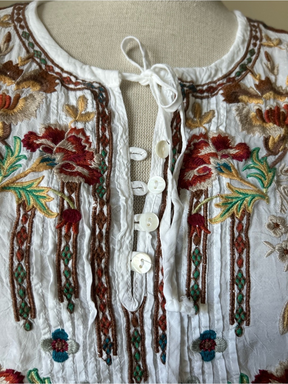 Johnny Was White Tunic with Multicolor Floral Embroidery - Picture 5 of 13
